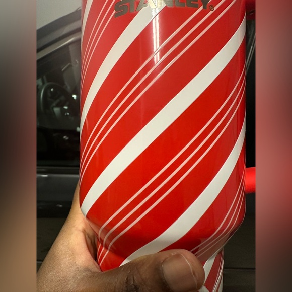 Stanley Candy Cane Twist 40oz Quencher - Picture 4 of 13